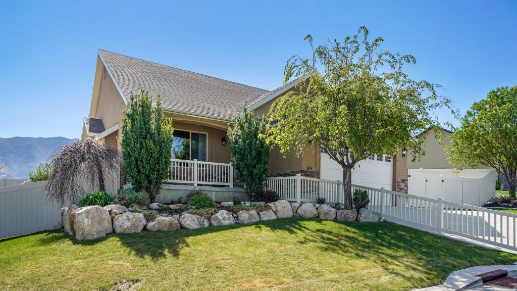 Photo of 651 RIVER ROCK DR, Santaquin, UT 84655 (MLS # 2157284)