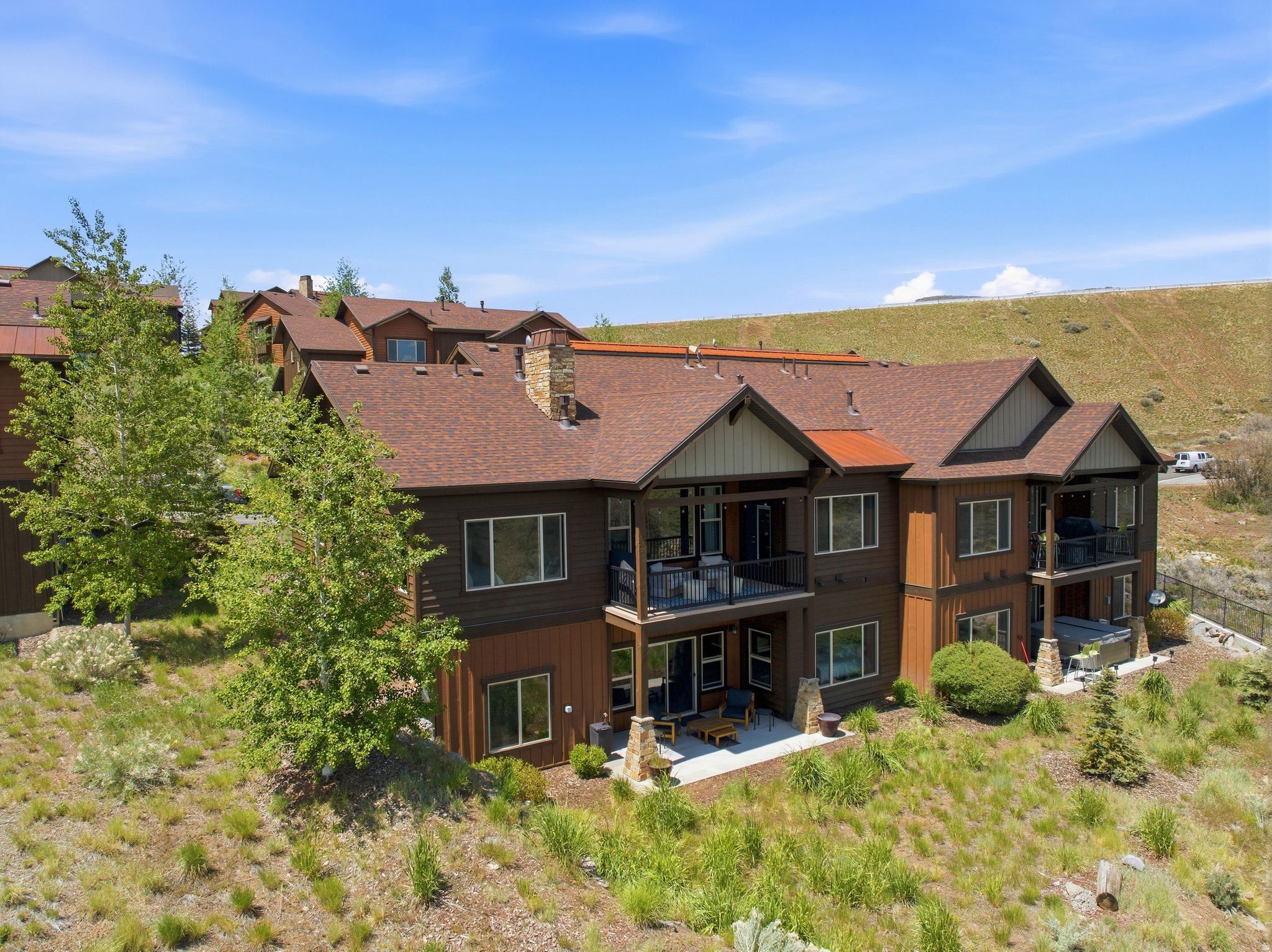 RUSTLER AT HIDEOUT - Residential
