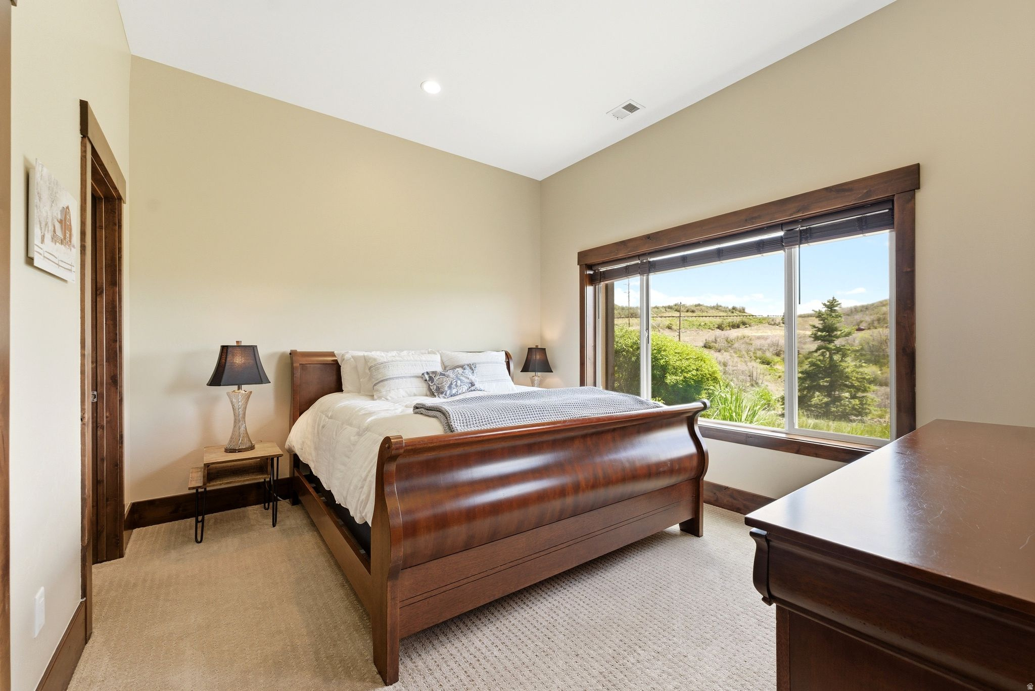 RUSTLER AT HIDEOUT - Residential