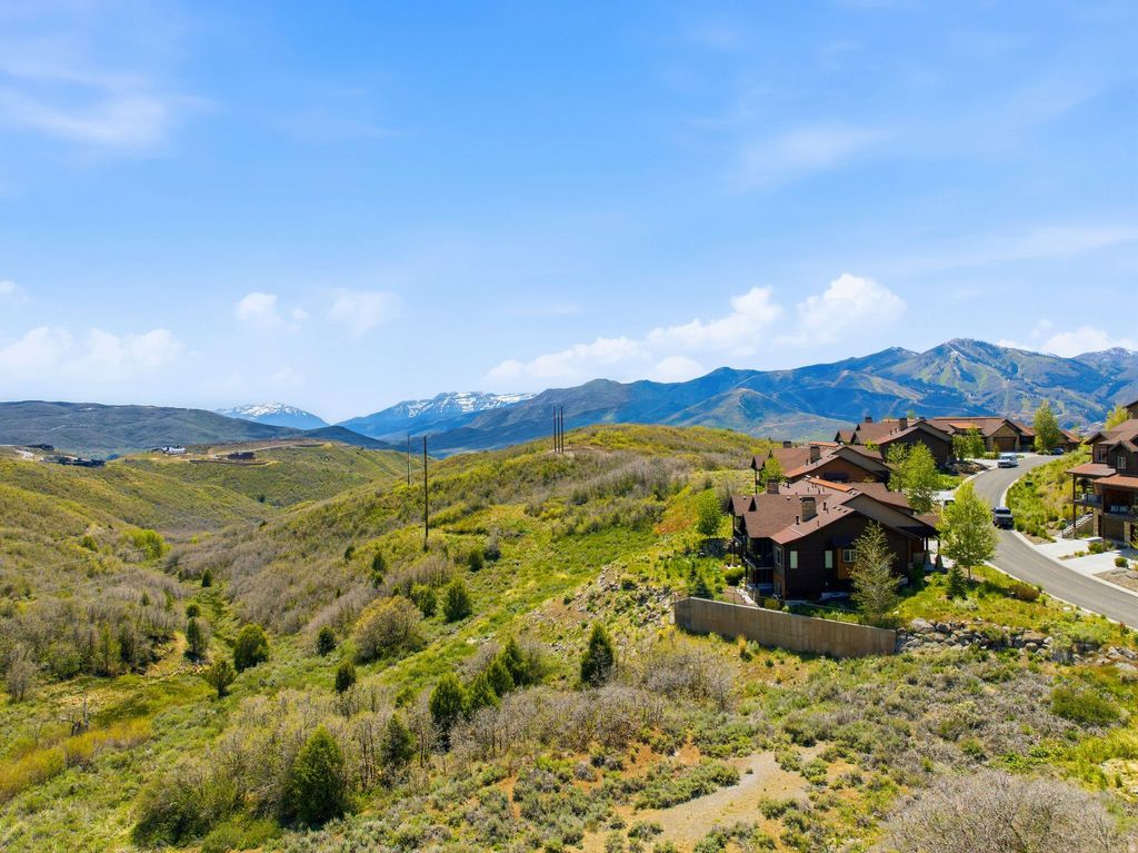 Photo of 1748 E E LONGVIEW DR, Hideout, UT 84036 (MLS # 2159970)
