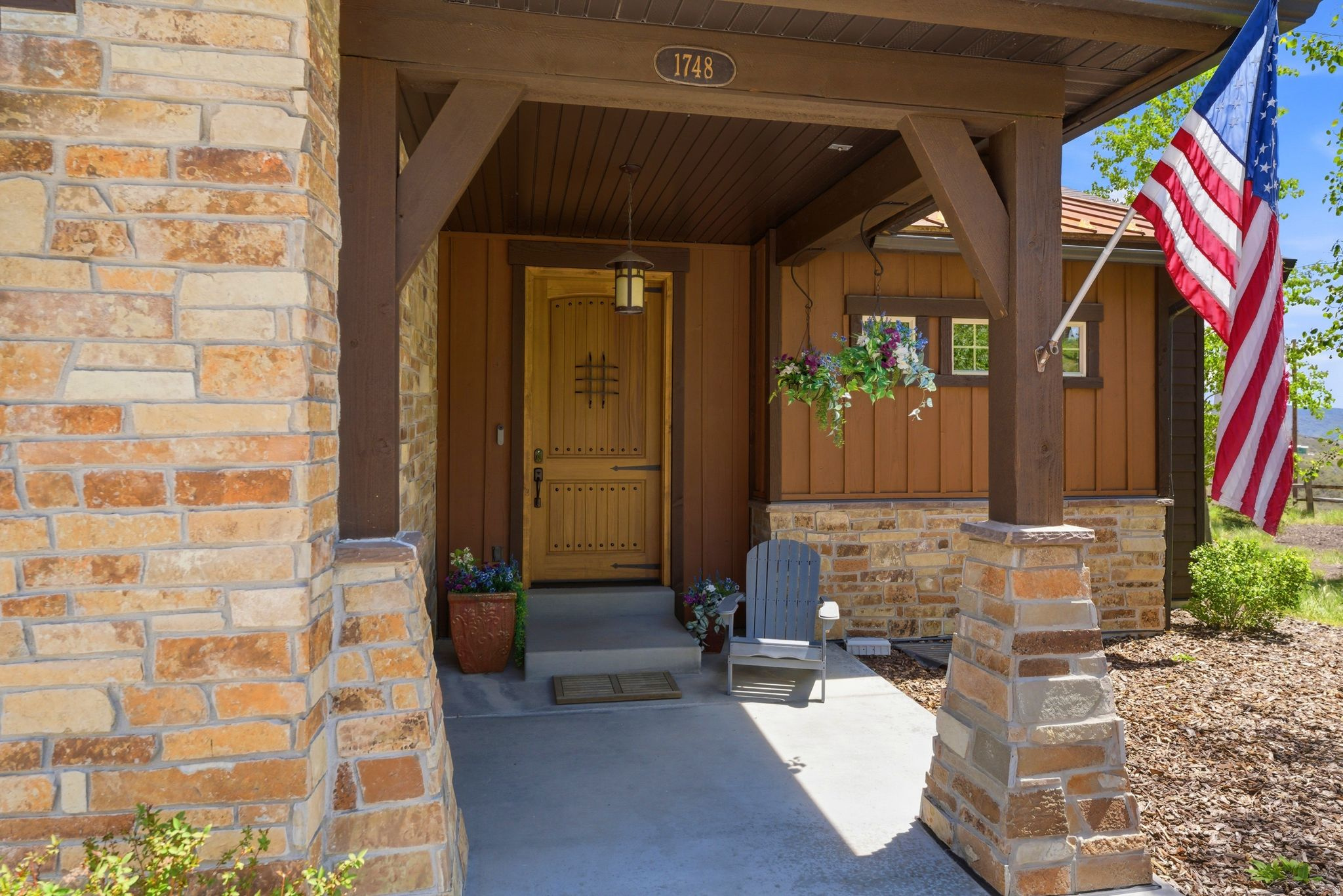RUSTLER AT HIDEOUT - Residential