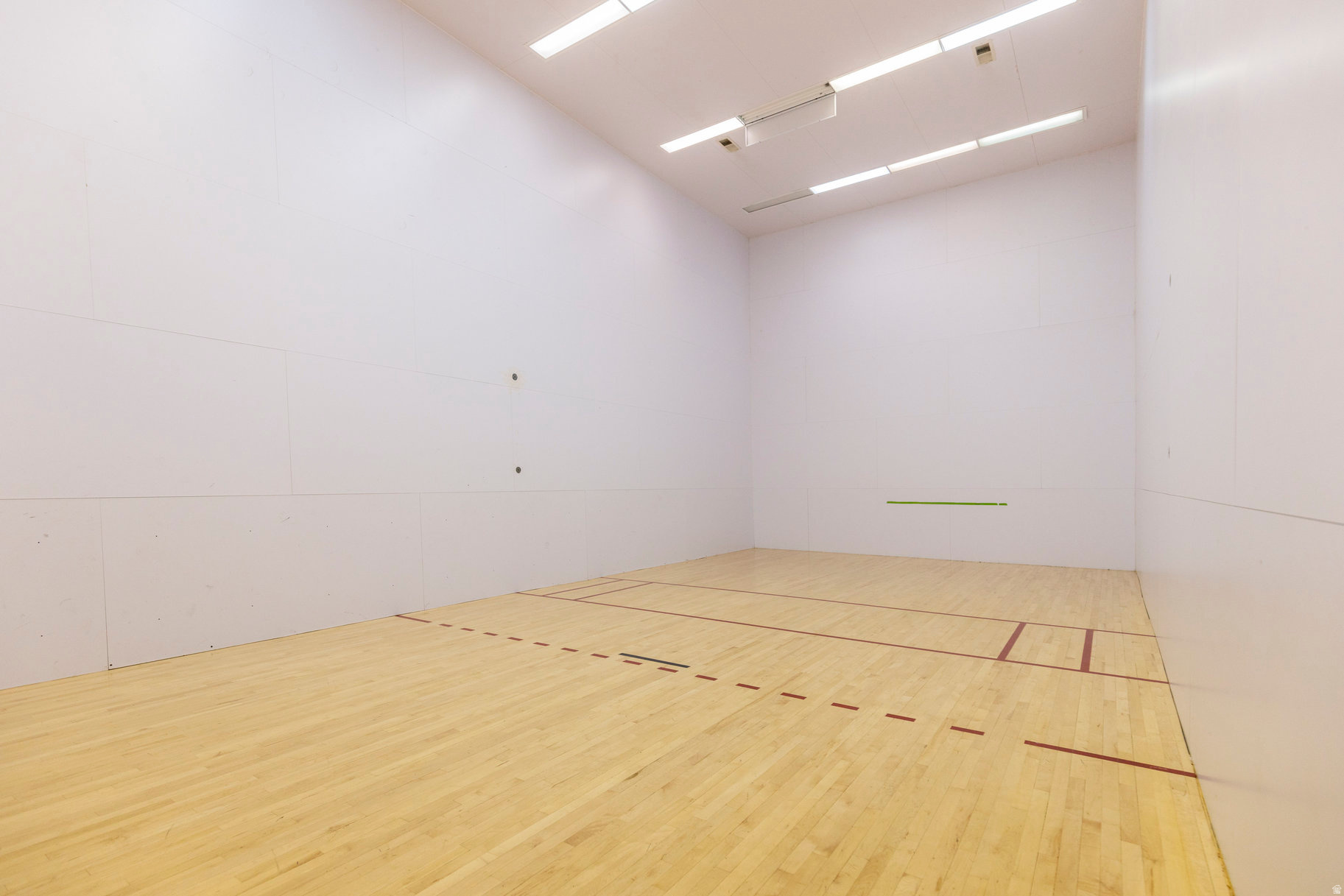 SWISS OAKS - Residential