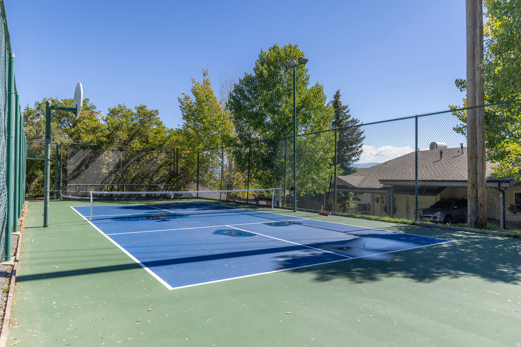 SWISS OAKS - Residential