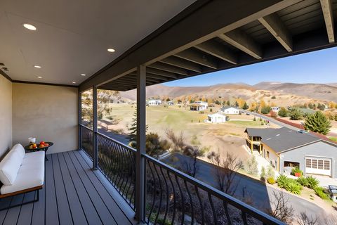 Photo of 918 SCHNEITTER CIR, Midway, UT 84049 (MLS # 2121117)
