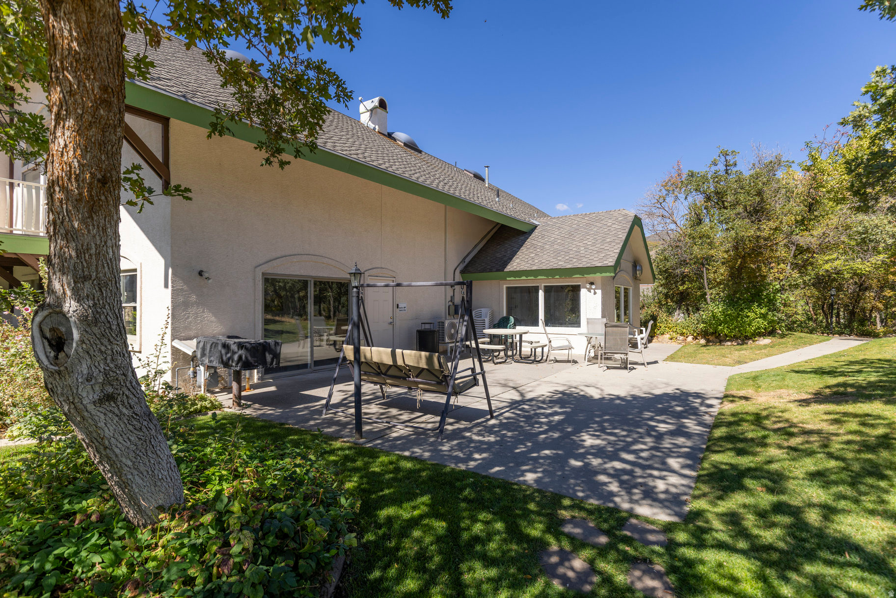 SWISS OAKS - Residential