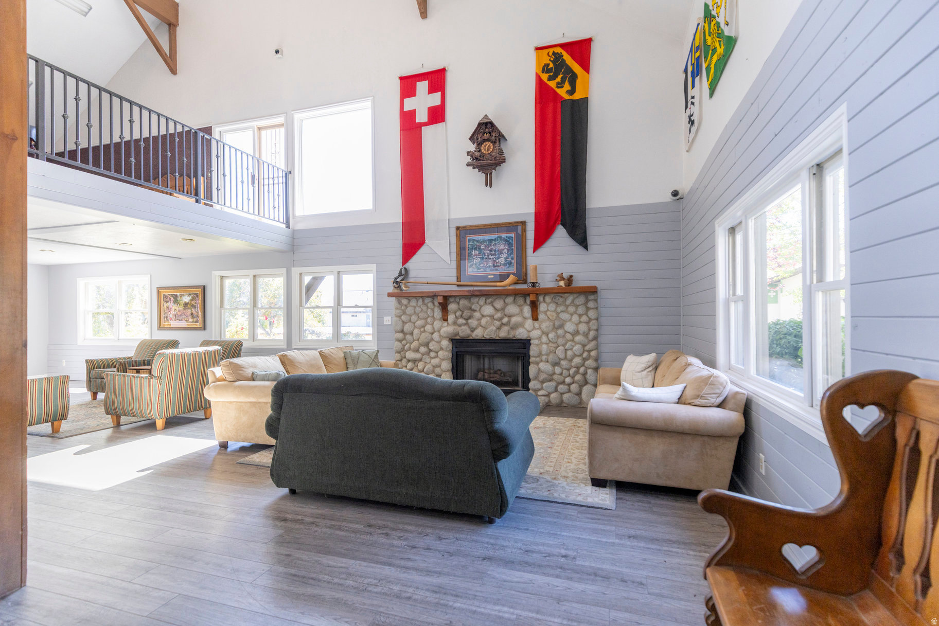 SWISS OAKS - Residential