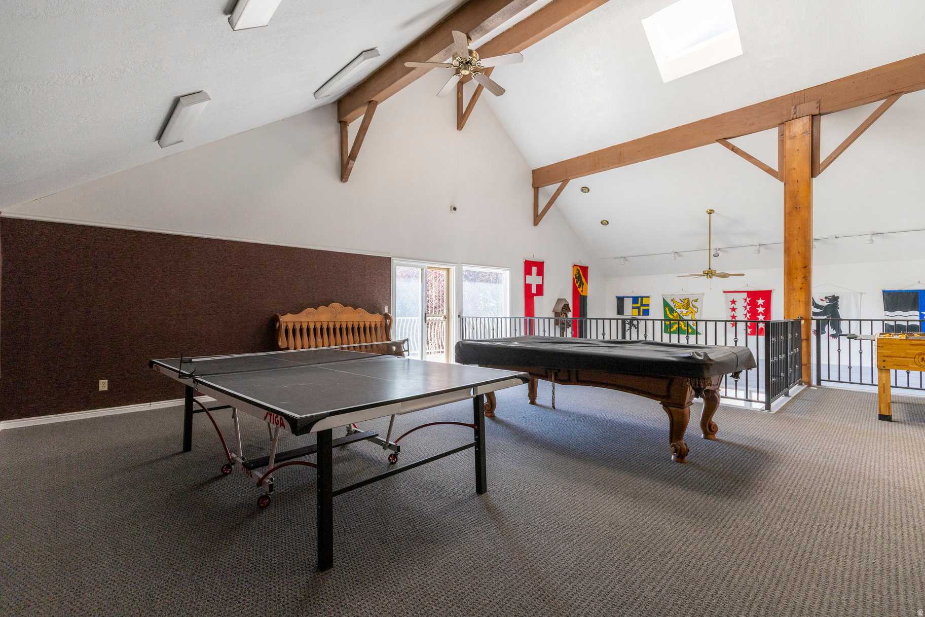 SWISS OAKS - Residential