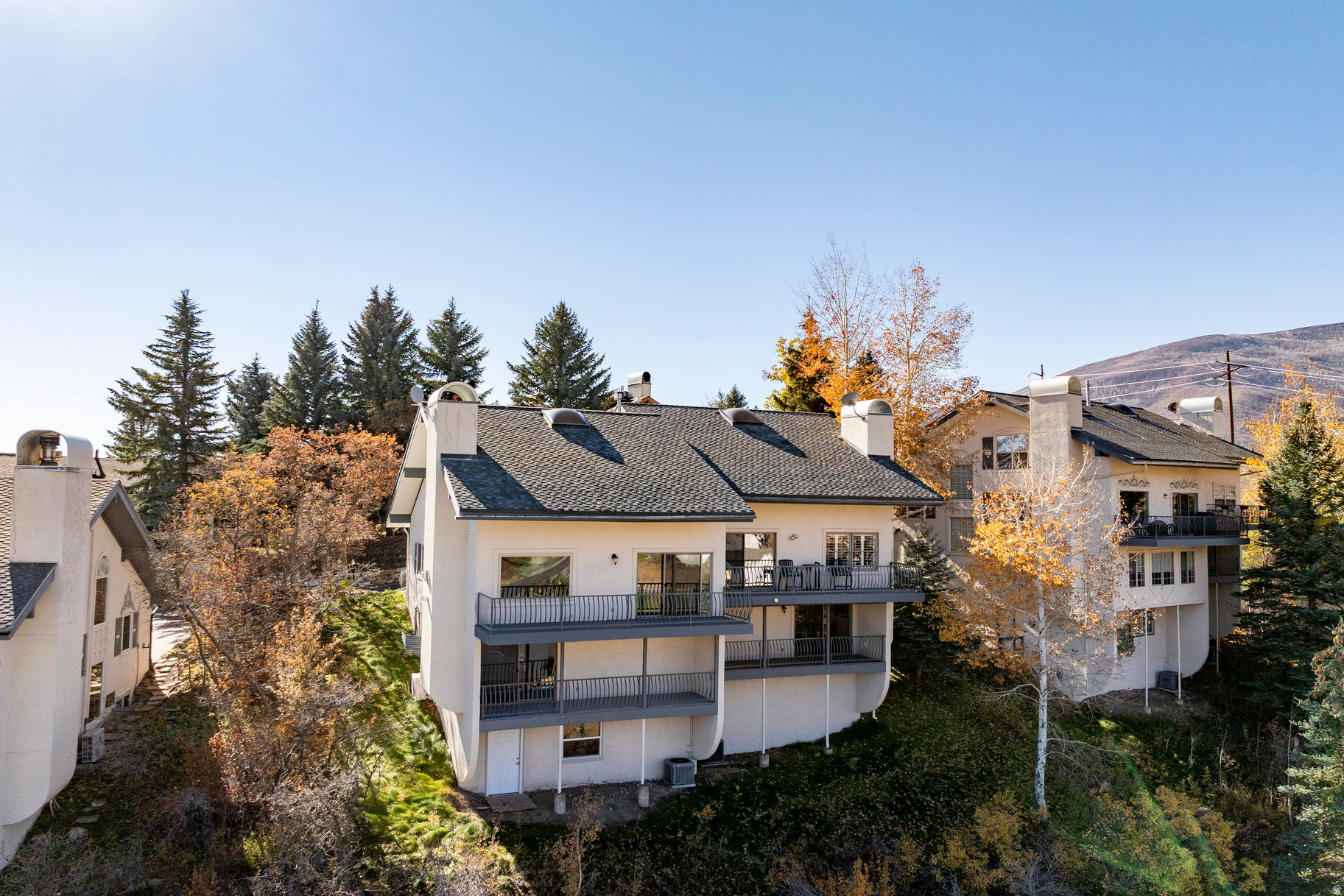 SWISS OAKS - Residential