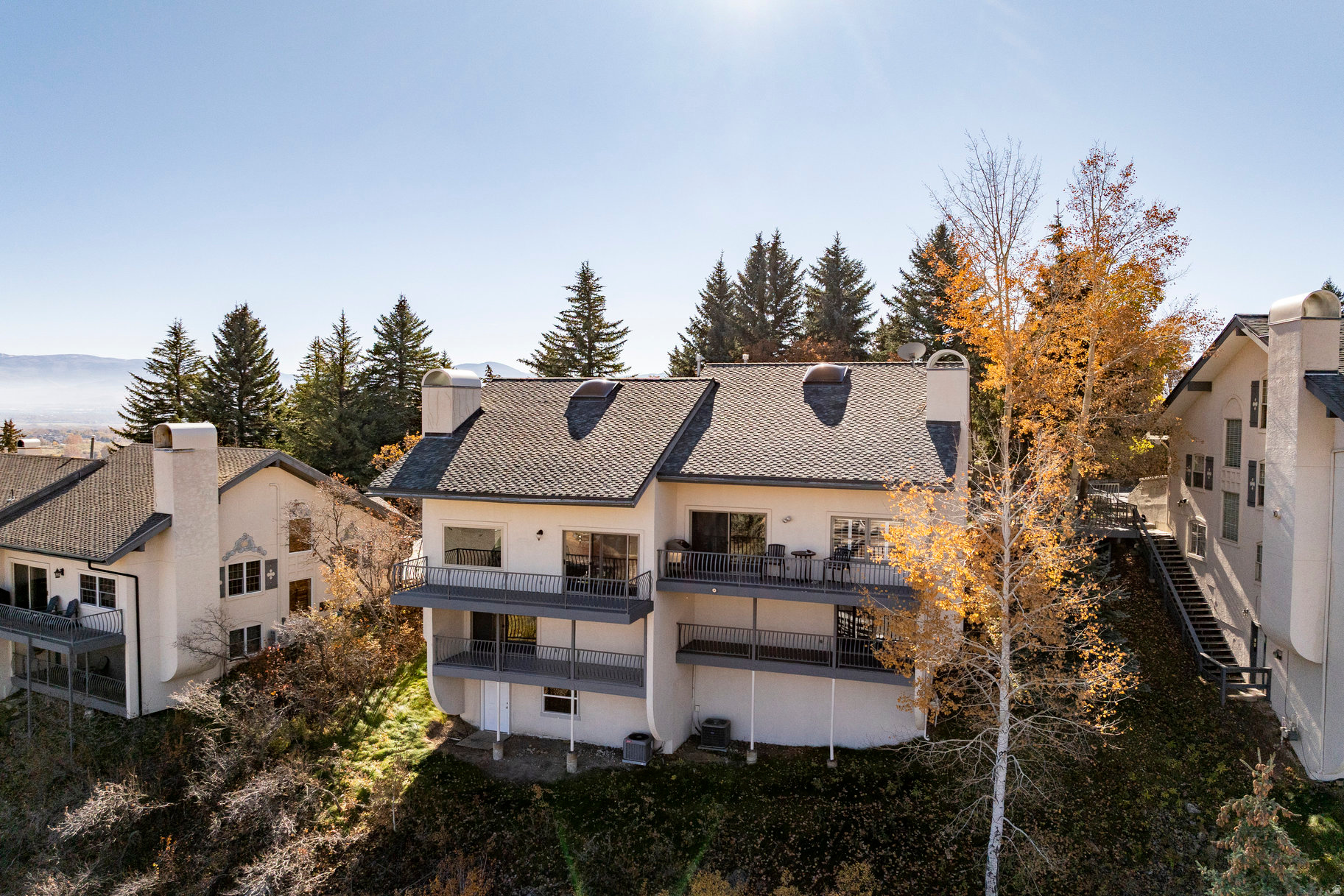 SWISS OAKS - Residential