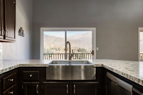 Tiny photo for 918 SCHNEITTER CIR, Midway, UT 84049 (MLS # 2121117)
