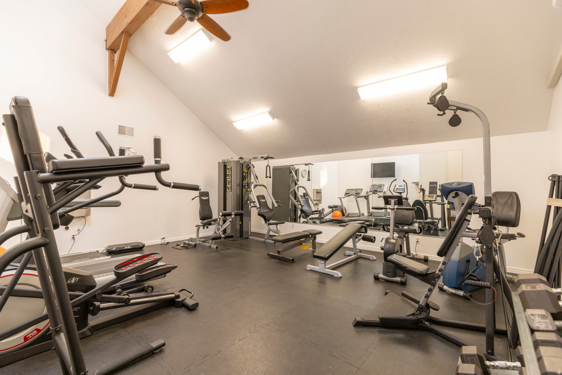 SWISS OAKS - Residential