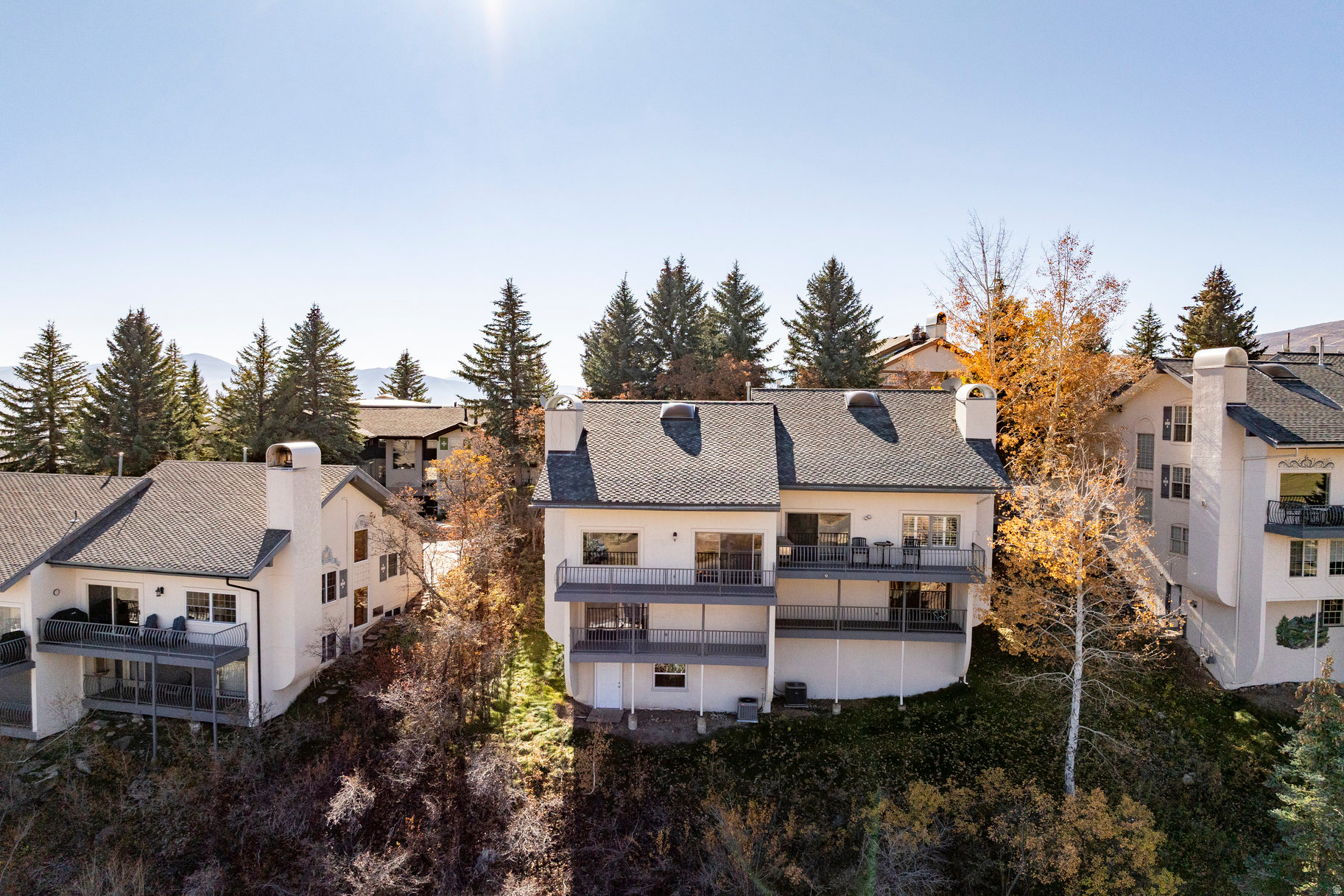 SWISS OAKS - Residential