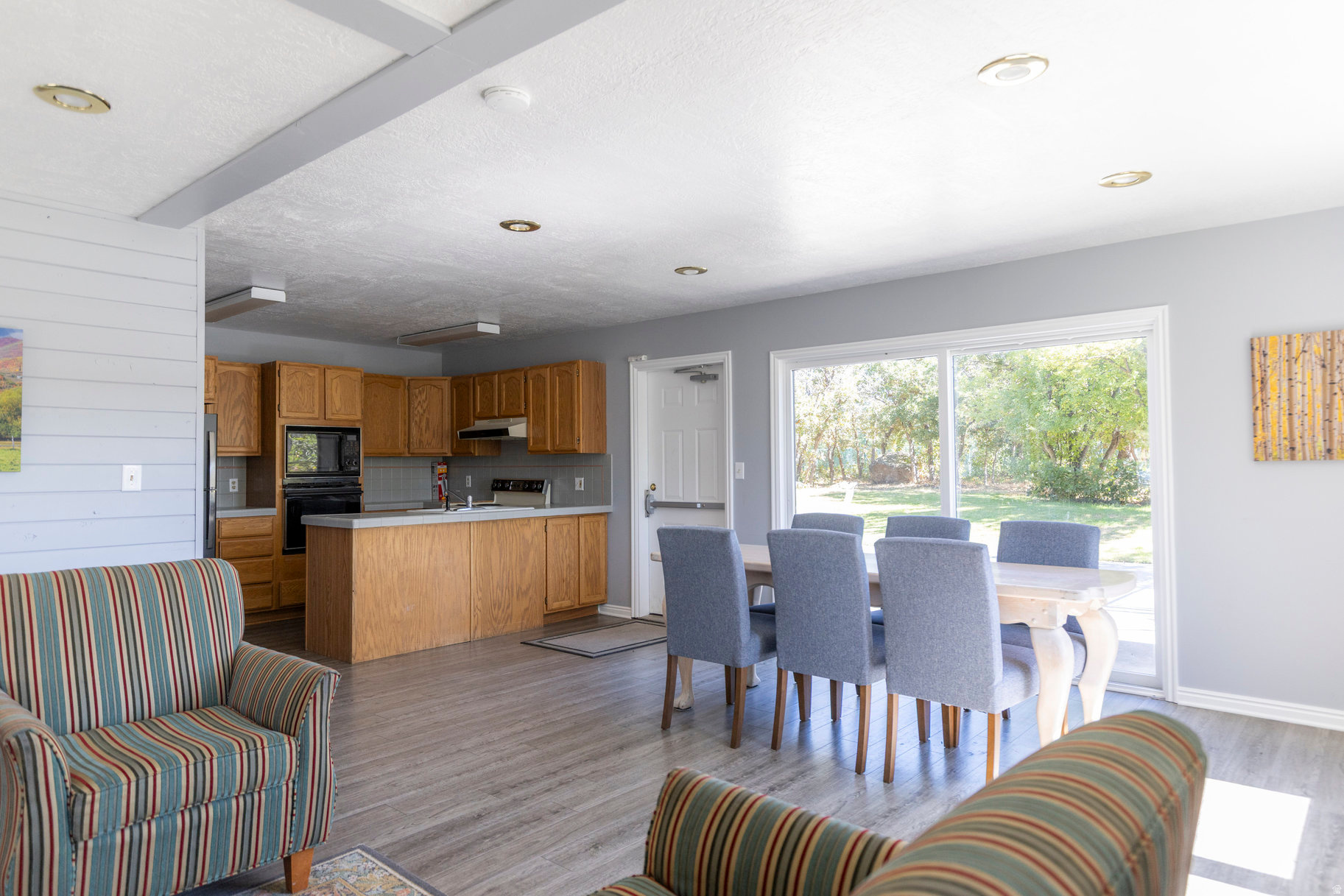 SWISS OAKS - Residential