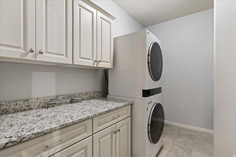 Tiny photo for 173 E FOREHAND LN, Lehi, UT 84043 (MLS # 2134192)