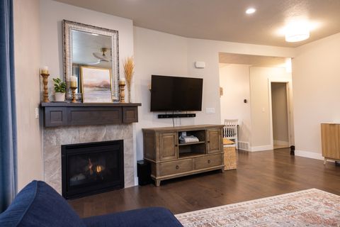 Tiny photo for 906 S CRESCENT WAY, Mapleton, UT 84664 (MLS # 2142656)