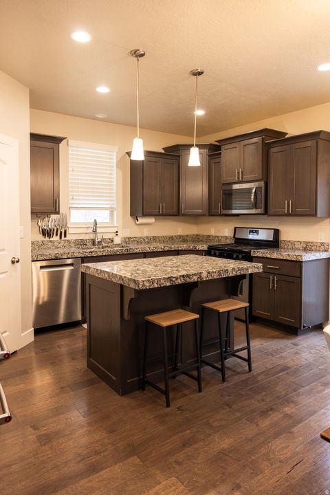 Tiny photo for 906 S CRESCENT WAY, Mapleton, UT 84664 (MLS # 2142656)