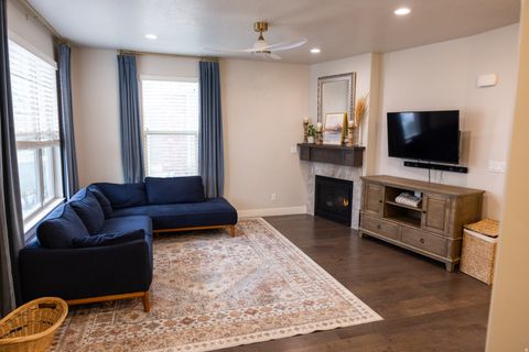 Tiny photo for 906 S CRESCENT WAY, Mapleton, UT 84664 (MLS # 2142656)
