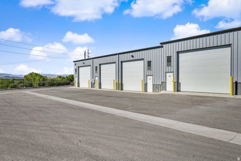 Photo of 24 E INDUSTRIAL DR #D23, Washington, UT 84780 (MLS # 2185917)