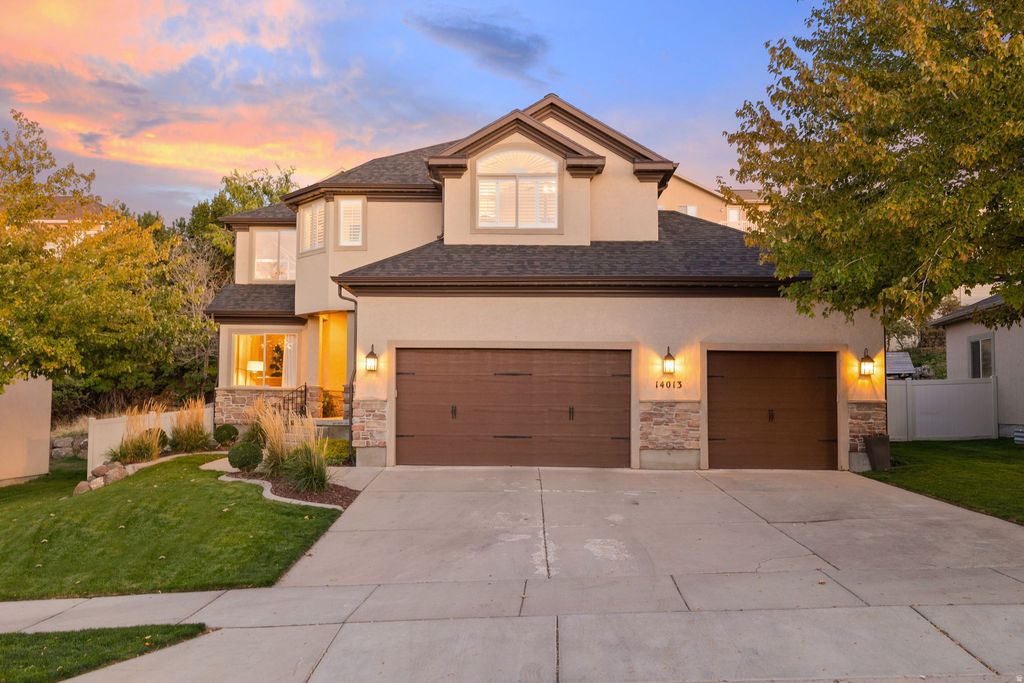 Photo of 14013 S PINE MESA DR E, Draper, UT 84020 (MLS # 2141095)