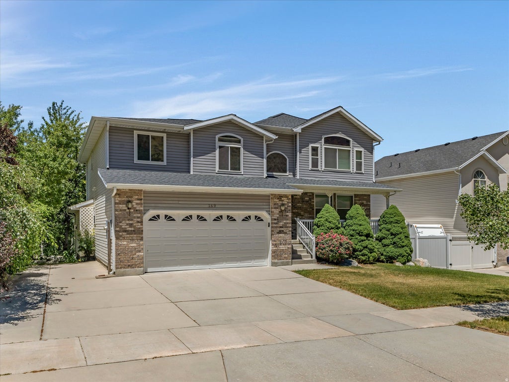 Photo of 169 E MANILLA DR S, Draper, UT 84020 (MLS # 2168241)