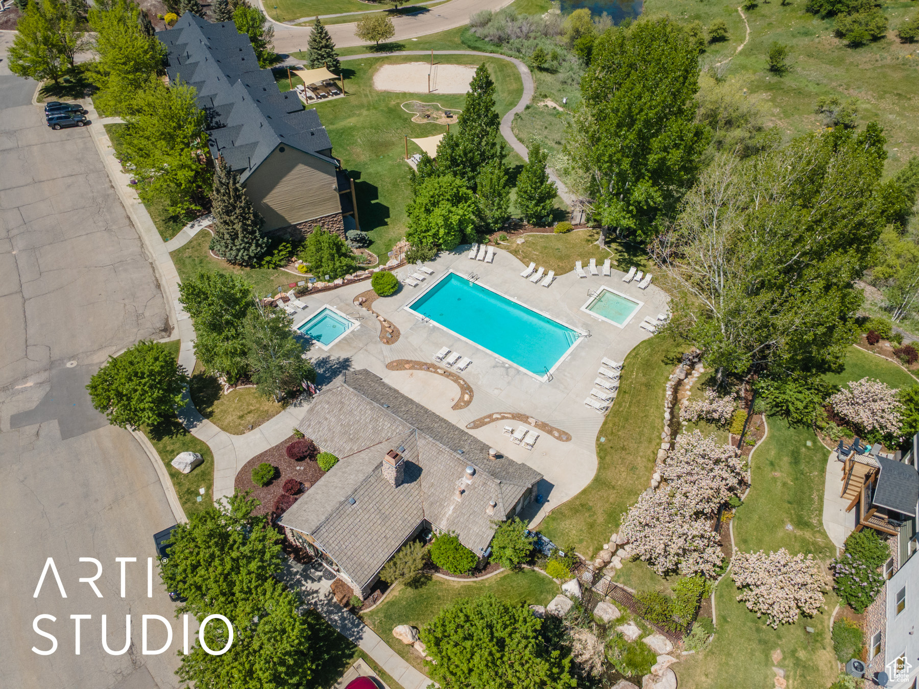 MOOSE HOLLOW - Residential