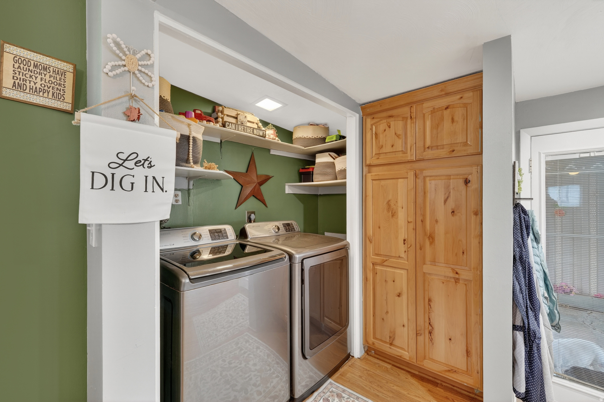 ALPINE GARDENS - Residential