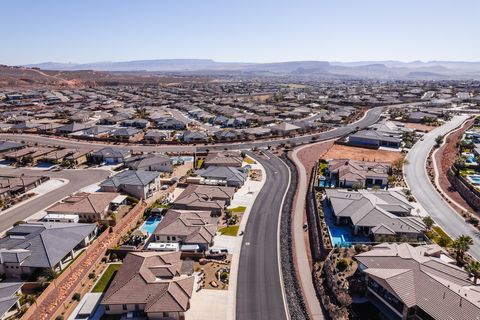 Tiny photo for 1952 N RESERVE PKWY, Washington, UT 84780 (MLS # 2136612)