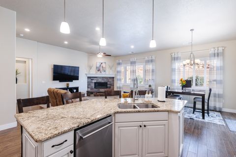 Tiny photo for 1952 N RESERVE PKWY, Washington, UT 84780 (MLS # 2136612)