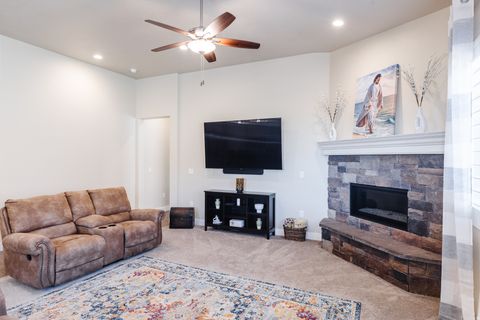 Tiny photo for 1952 N RESERVE PKWY, Washington, UT 84780 (MLS # 2136612)