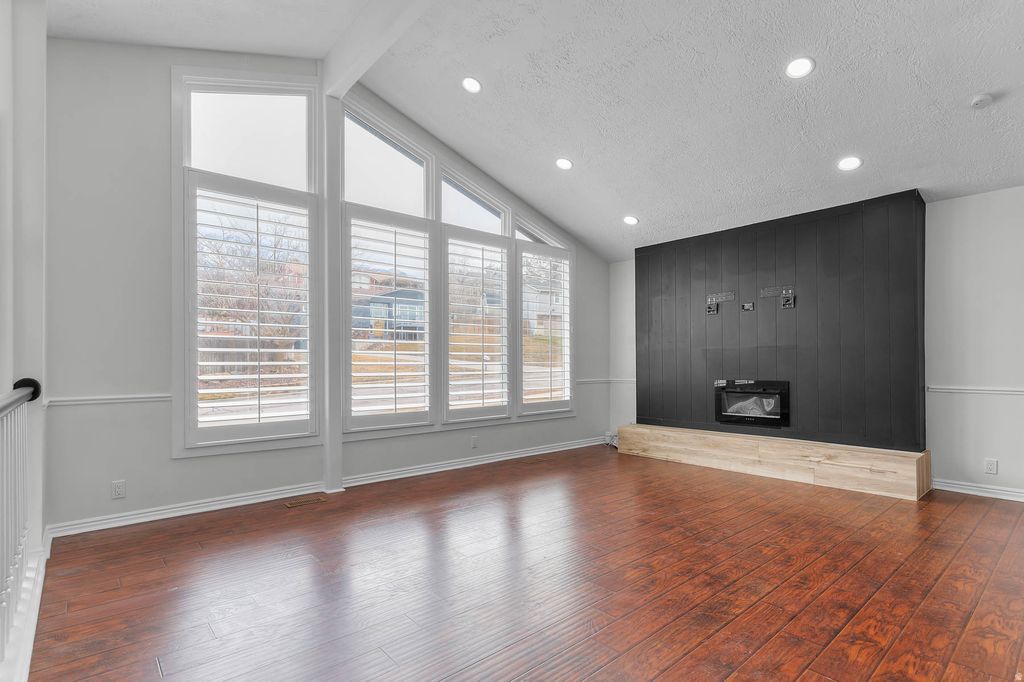 Photo of 2197 E THISTLEWOOD WAY, Sandy, UT 84092 (MLS # 2136941)