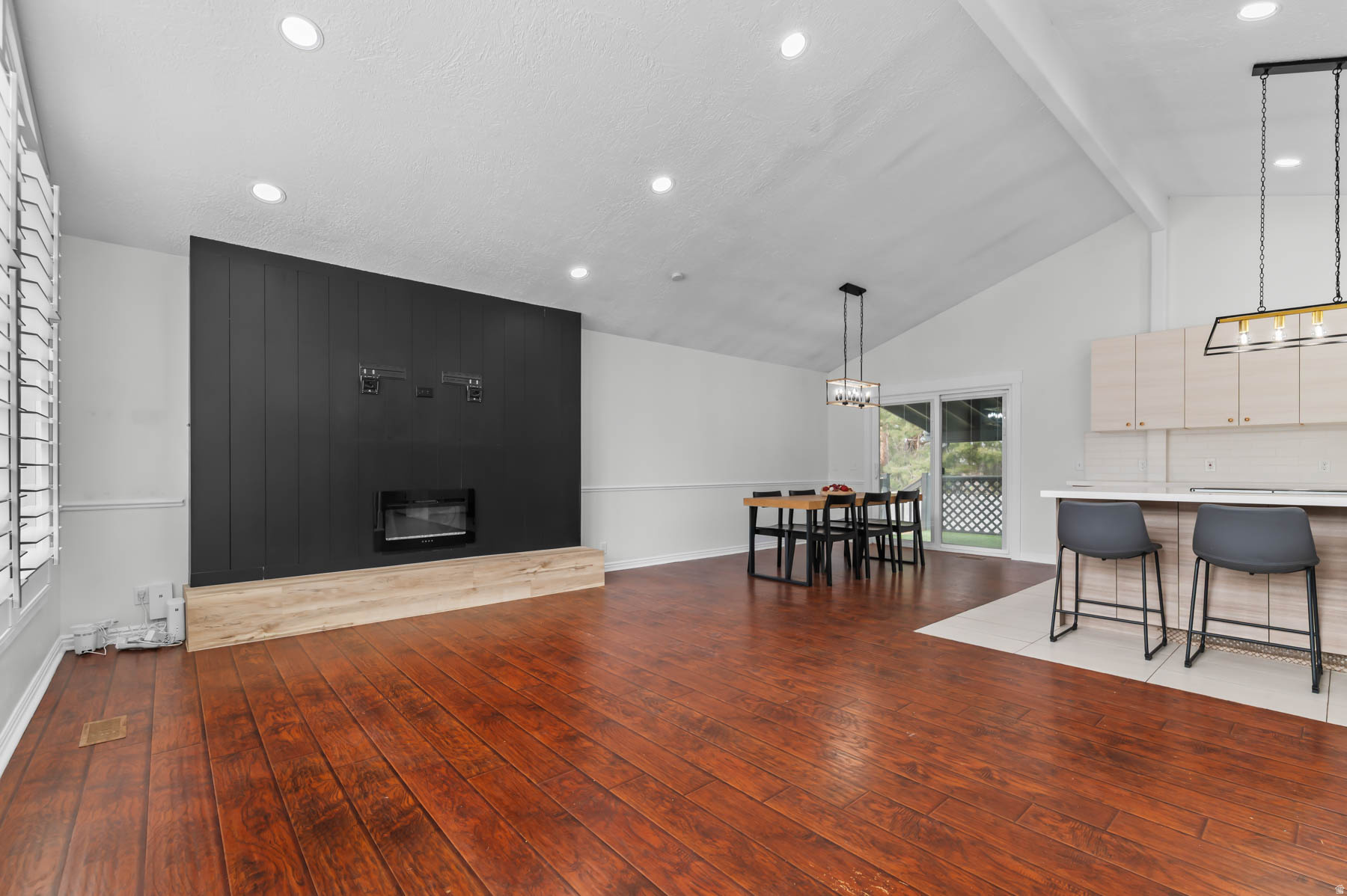 RAINTREE VILLAGE - Residential