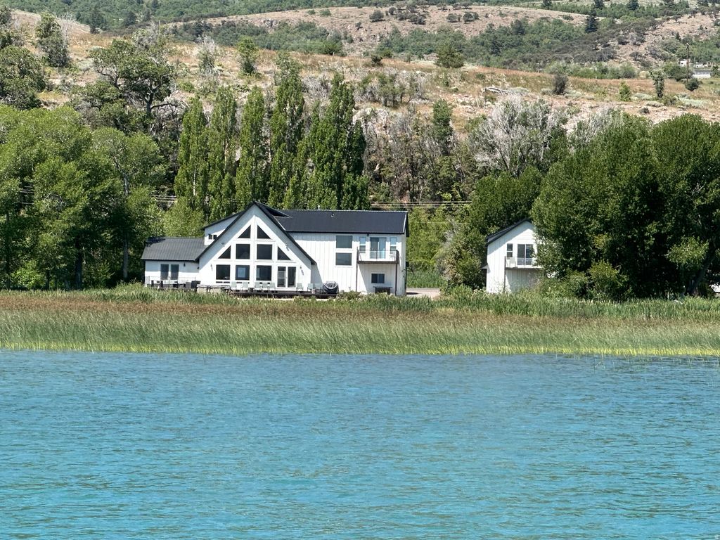 Photo of 2500 N BEAR LAKE BLVD, Garden City, UT 84028 (MLS # 2146635)