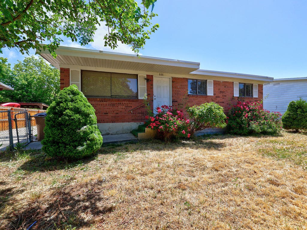 Photo of 444 N MORTON DR, Salt Lake City, UT 84116 (MLS # 2162689)