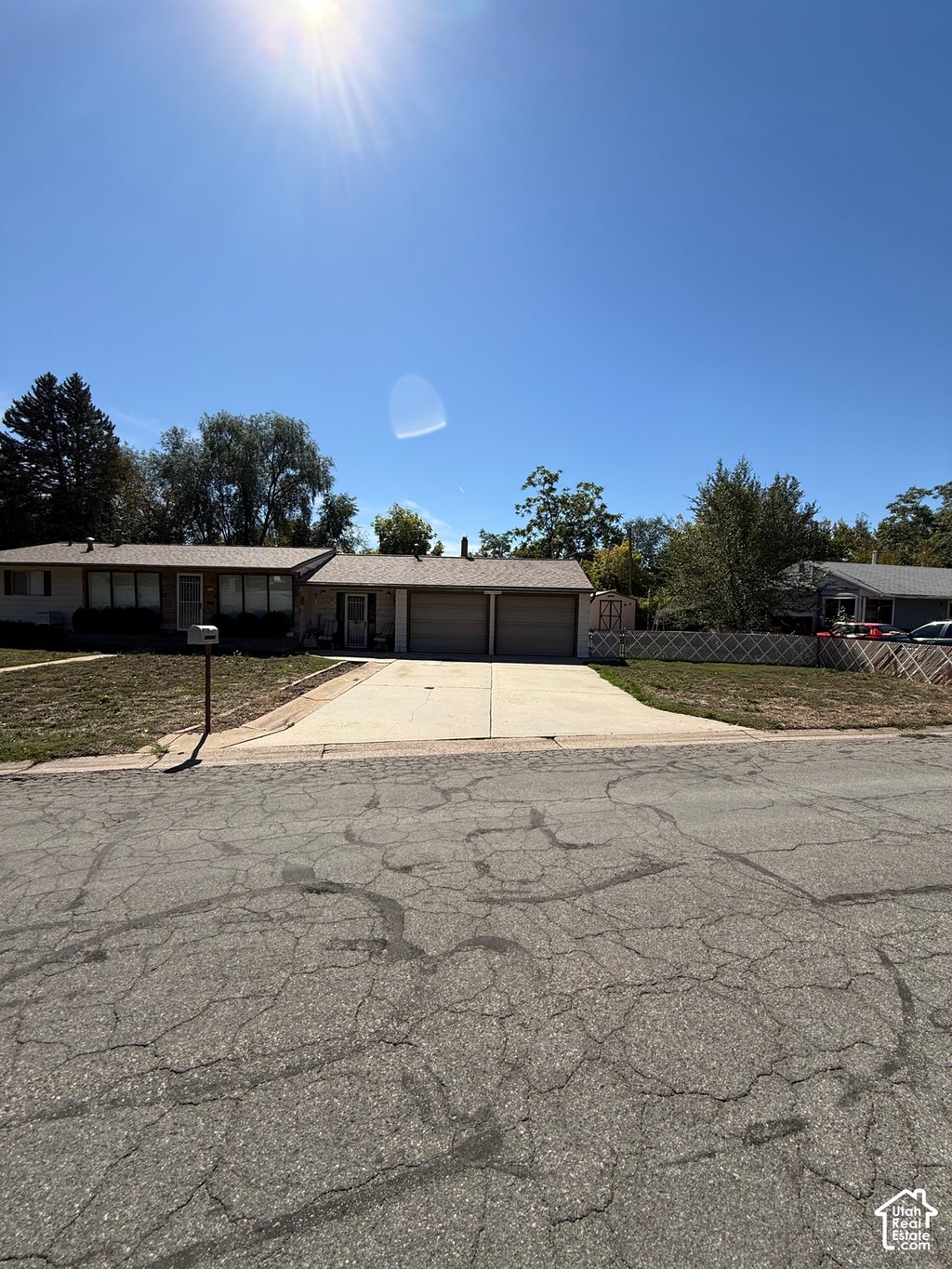 Photo of 220 GLEN PL, Layton, UT 84041 (MLS # 2187885)