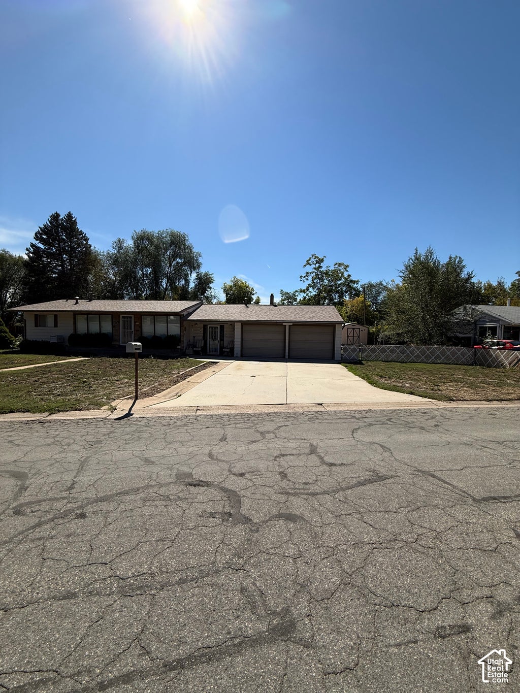 Photo of 220 GLEN PL, Layton, UT 84041 (MLS # 2187885)