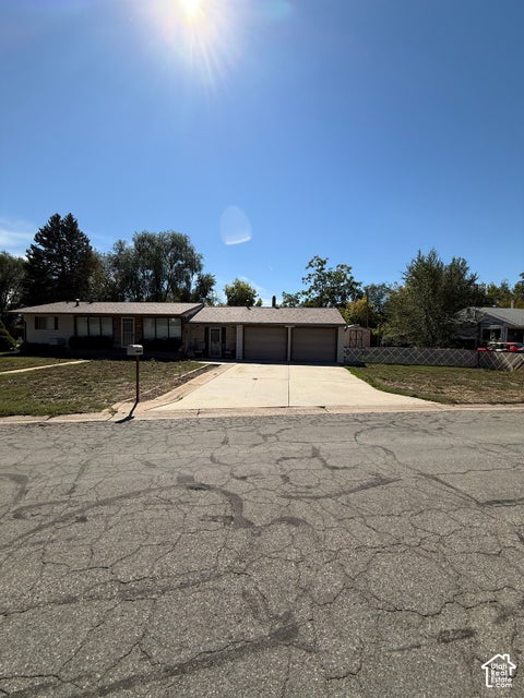 Photo of 220 GLEN PL, Layton, UT 84041 (MLS # 2187885)