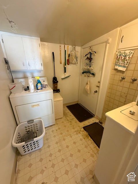 Tiny photo for 220 GLEN PL, Layton, UT 84041 (MLS # 2187885)