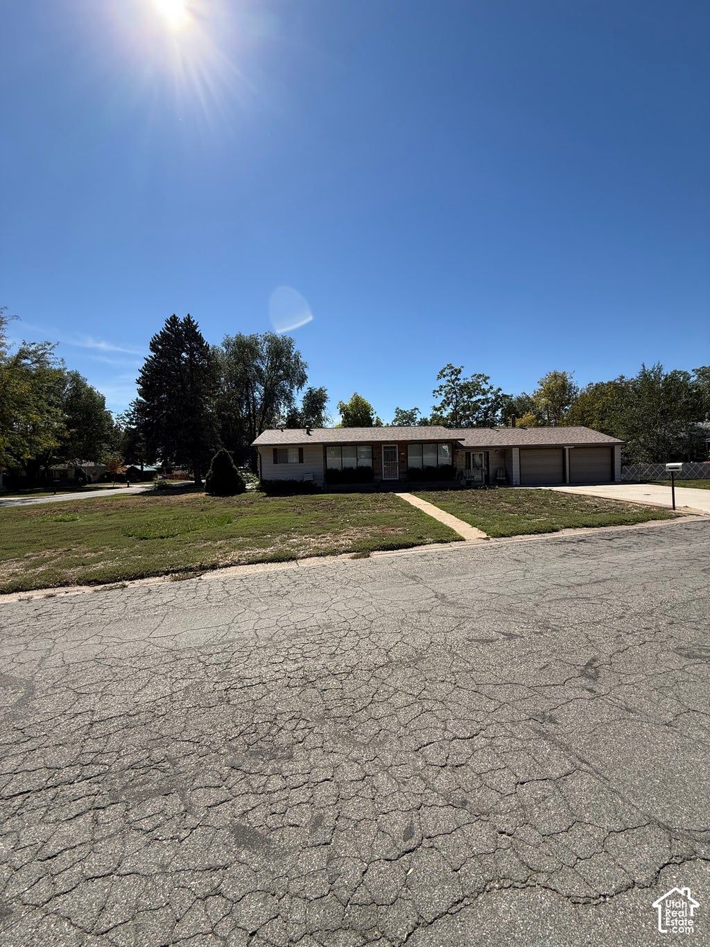 Photo of 220 GLEN PL, Layton, UT 84041 (MLS # 2187885)