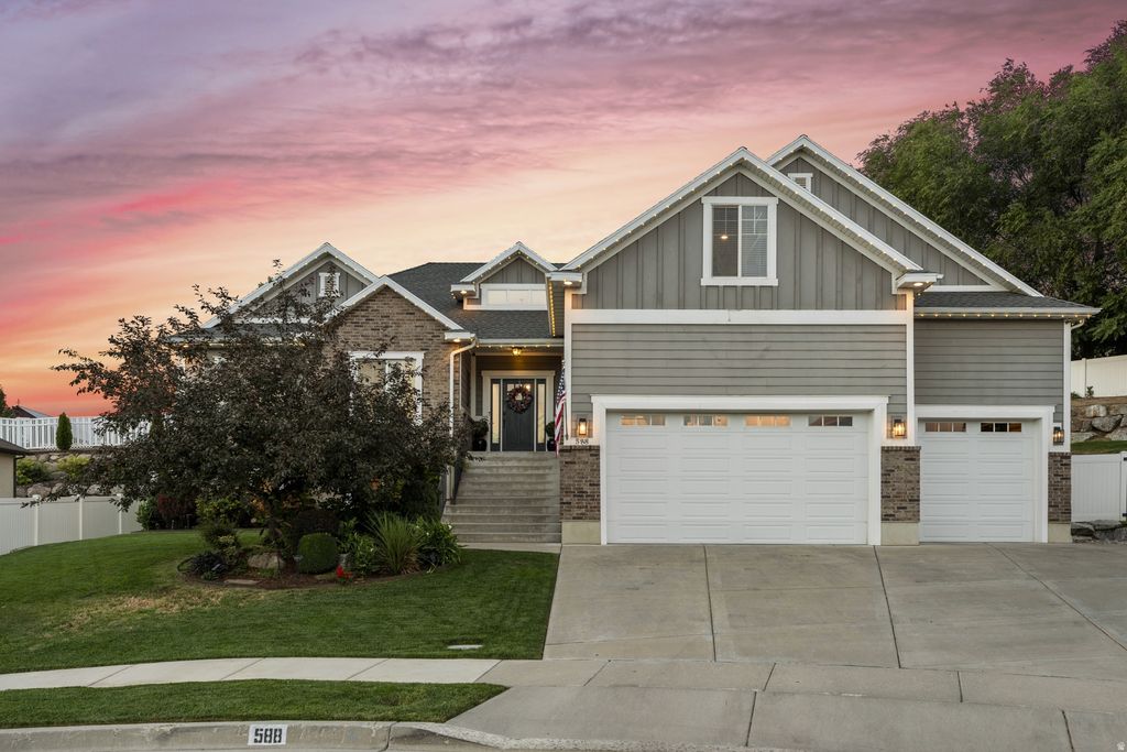 Photo of 588 W 1175 N, Farmington, UT 84025 (MLS # 2165010)