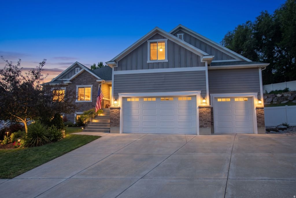 Photo of 588 W 1175 N, Farmington, UT 84025 (MLS # 2165010)