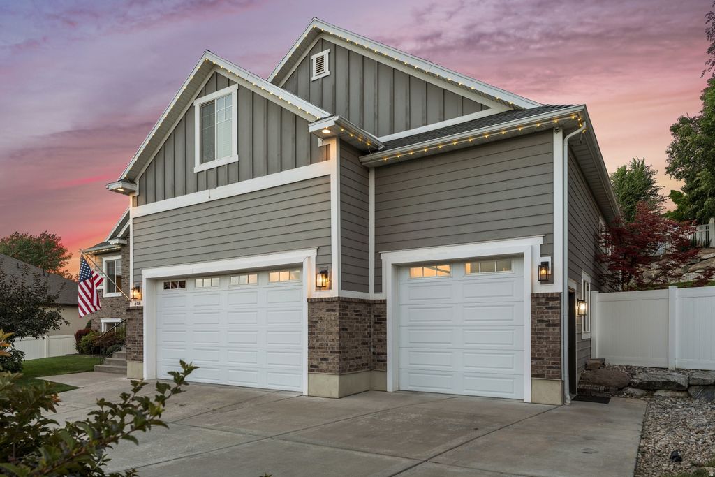 Photo of 588 W 1175 N, Farmington, UT 84025 (MLS # 2165010)