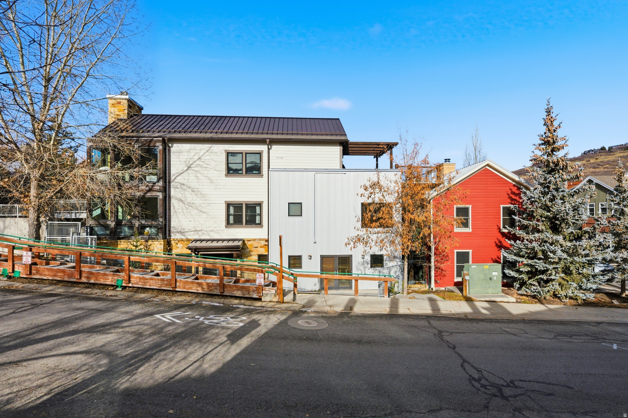 PARKWOOD PLACE - Residential