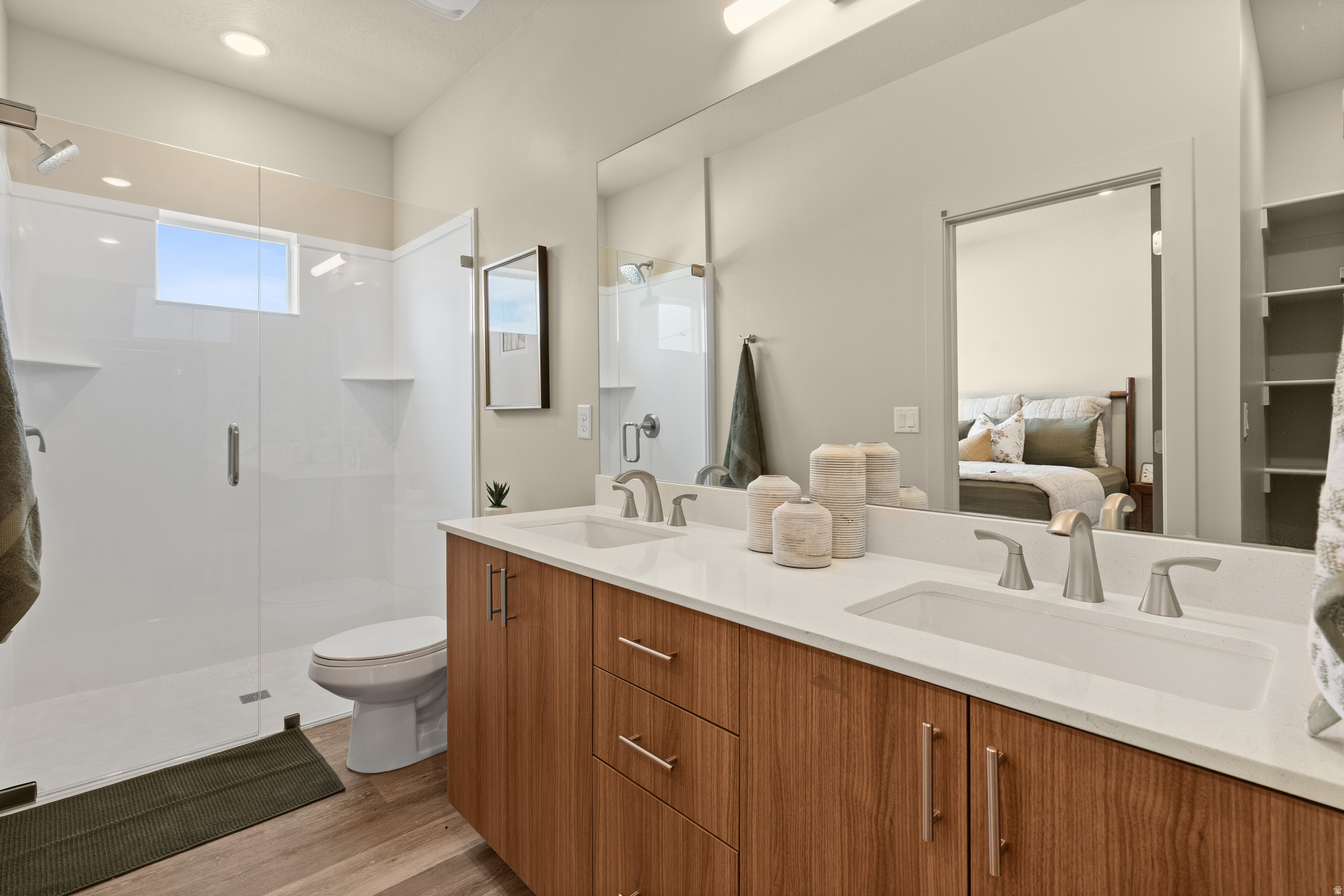 LATITUDE 40 - Residential