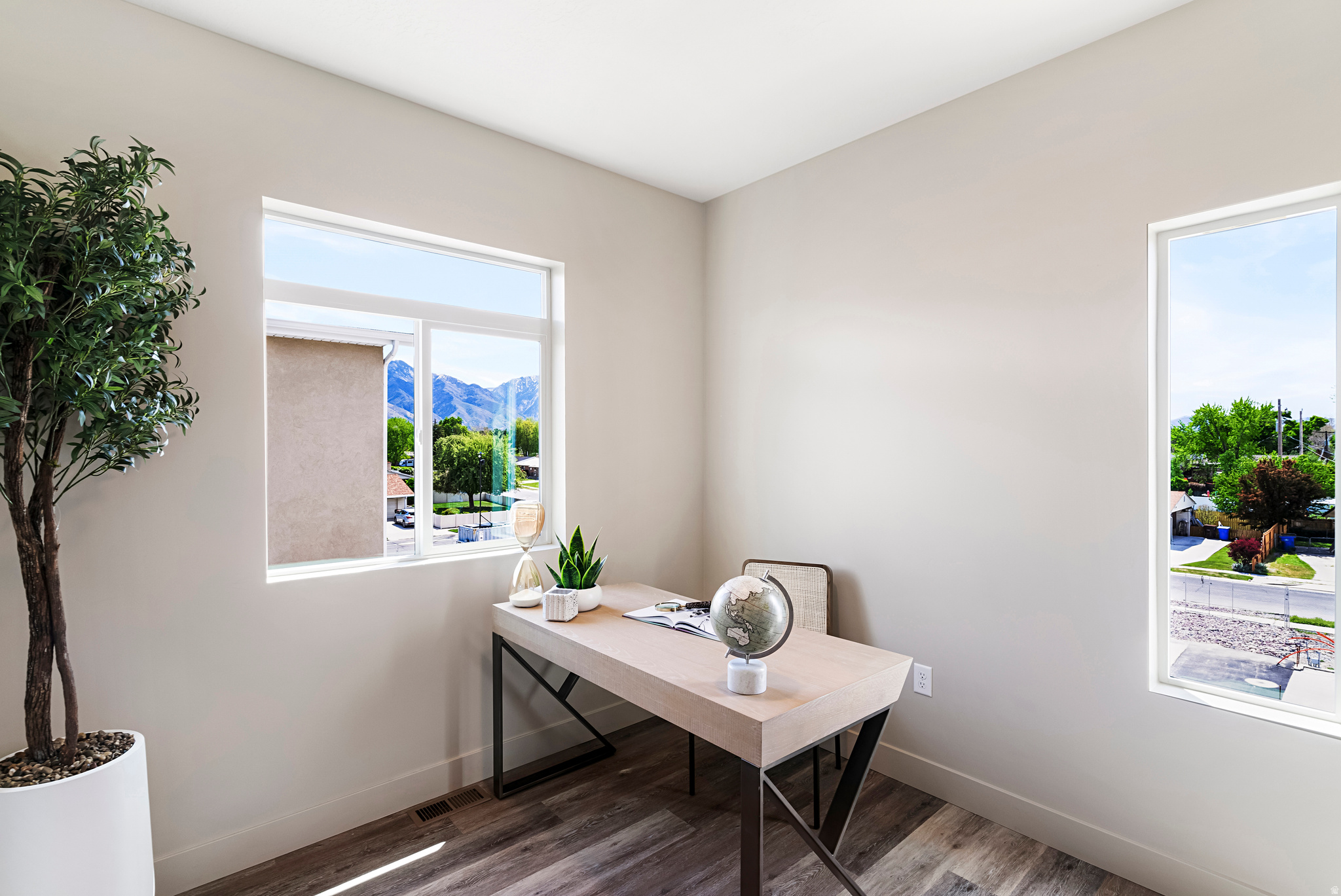 LATITUDE 40 - Residential