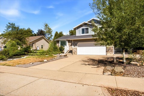 Tiny photo for 603 E 1550 S, Kaysville, UT 84037 (MLS # 2182929)