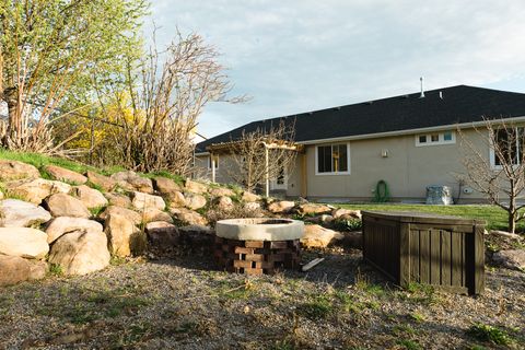 Tiny photo for 434 S CARDON RIDGE DR, Smithfield, UT 84335 (MLS # 2146598)