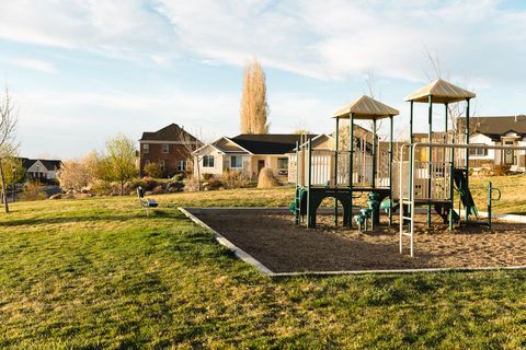 Tiny photo for 434 S CARDON RIDGE DR, Smithfield, UT 84335 (MLS # 2146598)
