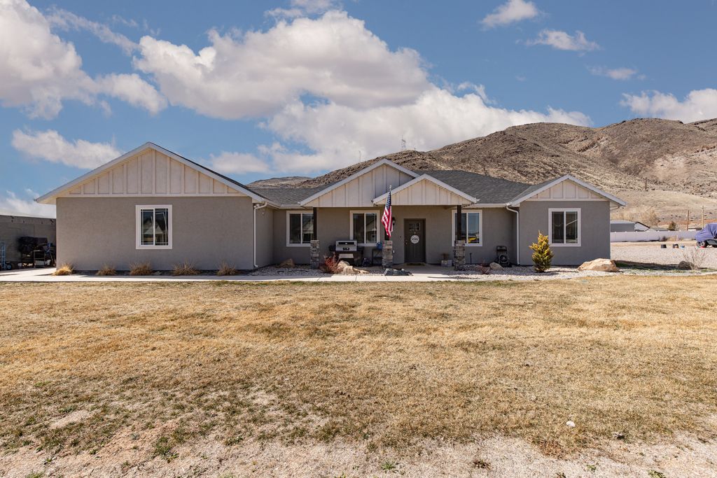 Photo of 851 N 280 E, Elsinore, UT 84724 (MLS # 2142986)