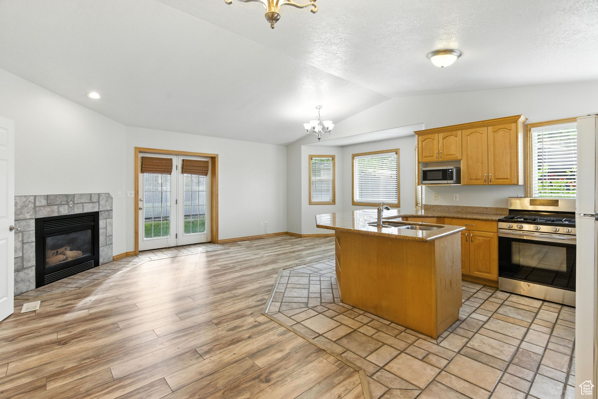 SHADOWBROOK - Residential