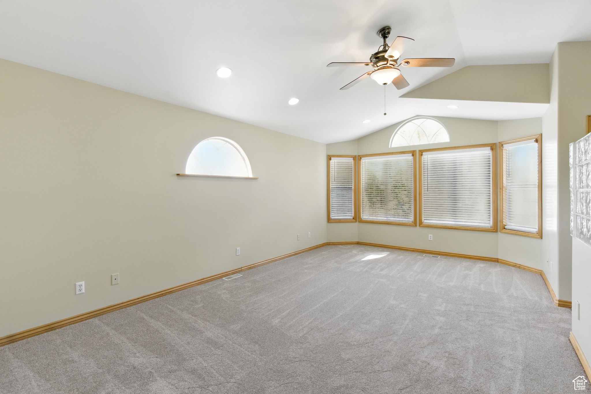 SHADOWBROOK - Residential